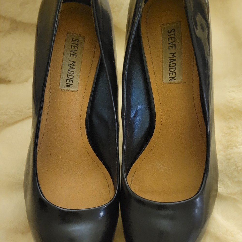 Steve Madden Women's Size 9 Blue Patent Round-Toe Pumps